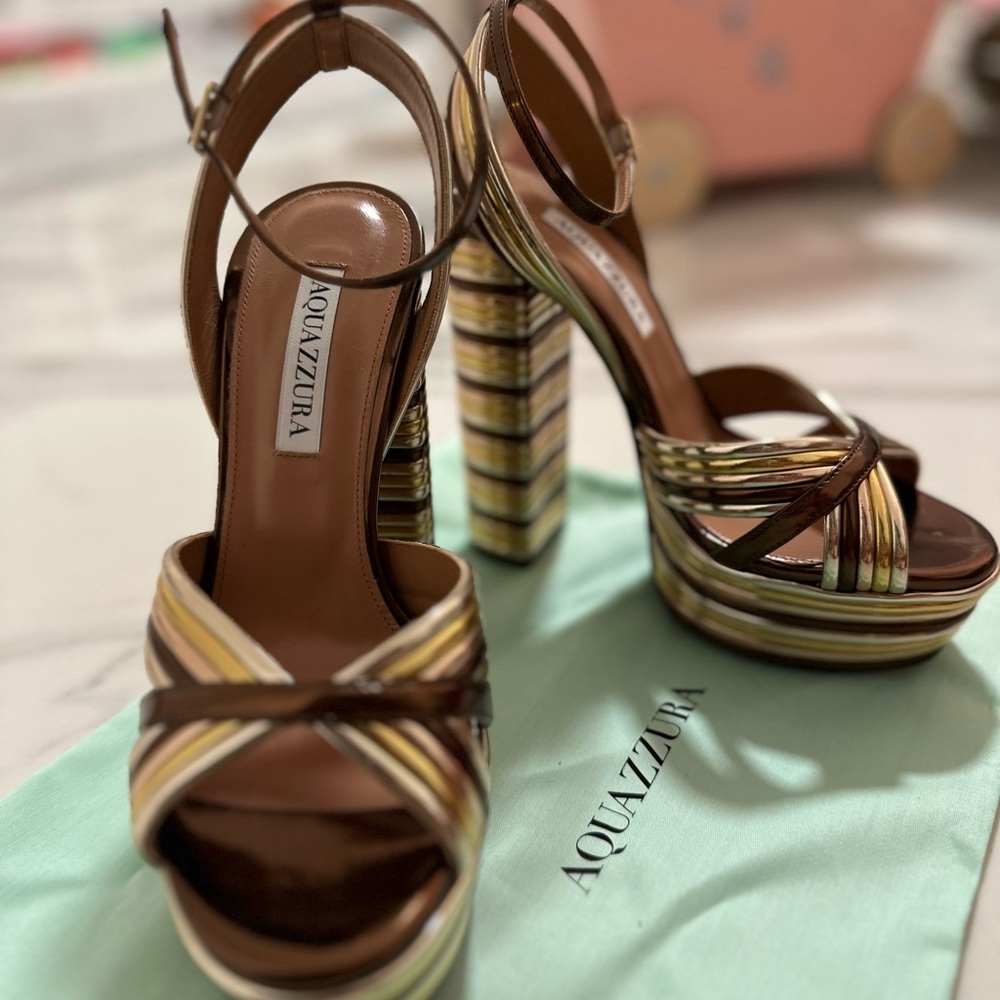 Aquazzura Gold and Brown Platform Sandals with Strappy Design - Picture 4 of 5